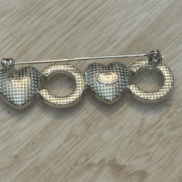 Brooch with c’s and hearts - Picture 3 of 3
